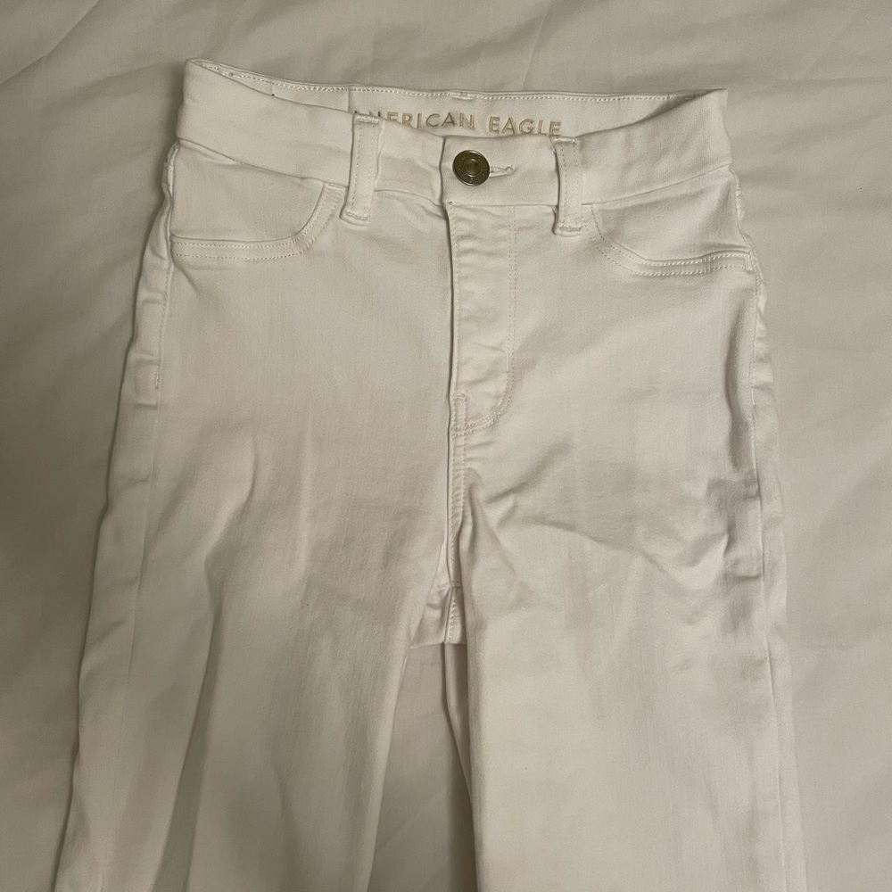 AE white wash jeans